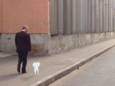 Уходящий Путин и "кошка, вид сзади". Источник - http://www.sostav.ru/