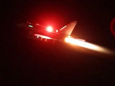Взлетающий военный самолет США. Фото: t.me/vostochnysyndrome