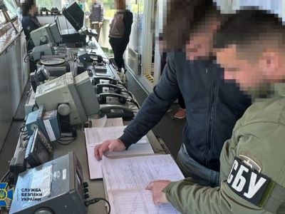 Сотрудники СБУ на борту задержанного судна. Фото: Служба безопасности Украины